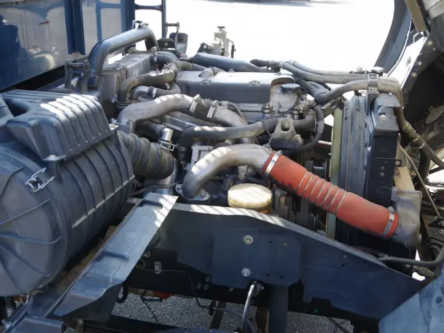 いすゞ フォワード TKG-FRR90S2(2WD)の写真32