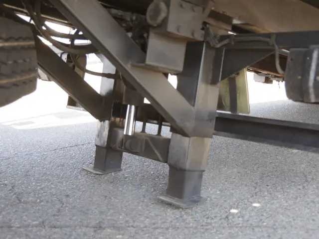 三菱 キャンター KK-FE83DGN(2WD)の写真16