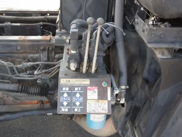 いすゞ ギガ QKG-CYH77A(8x4)の写真14
