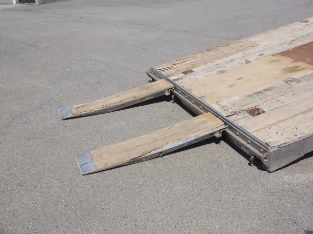 いすゞ ギガ QKG-CYH77A(8x4)の写真15