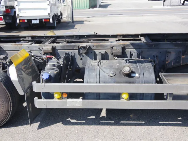 いすゞ ギガ QKG-CYH77A(8x4)の写真17