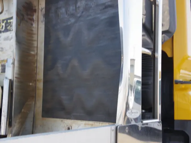 いすゞ ギガ QKG-CYH77A(8x4)の写真27