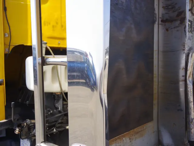 いすゞ ギガ QKG-CYH77A(8x4)の写真28