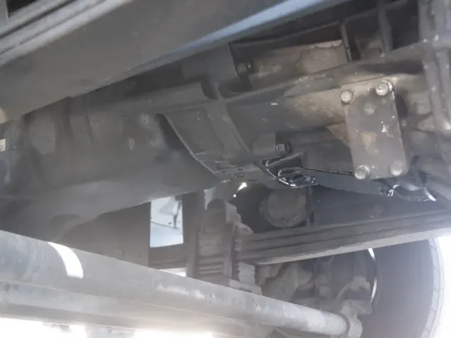 いすゞ ギガ QKG-CYH77A(8x4)の写真32