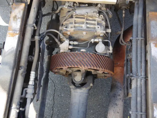 いすゞ ギガ QKG-CYH77A(8x4)の写真35