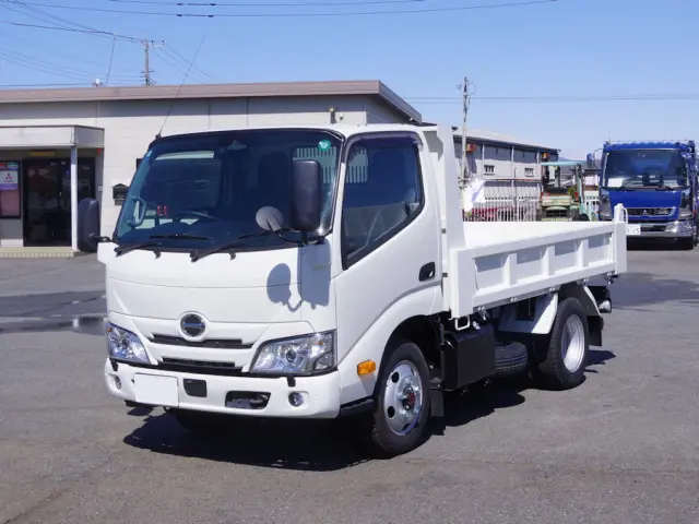 日野 デュトロ 2DG-XZU675T(4WD)の写真1