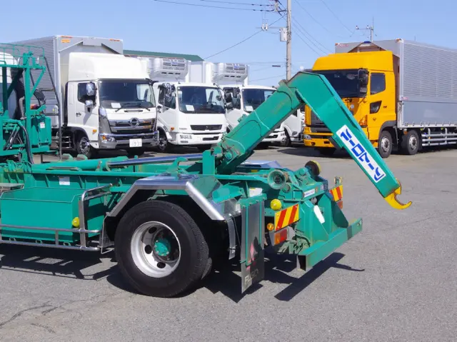 三菱 キャンター 2PG-FEB90(2WD)の写真11