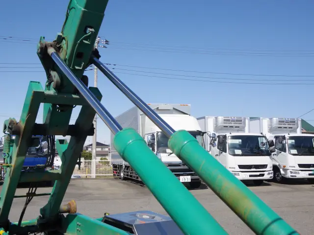 三菱 キャンター 2PG-FEB90(2WD)の写真13