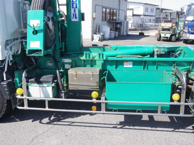 三菱 キャンター 2PG-FEB90(2WD)の写真15