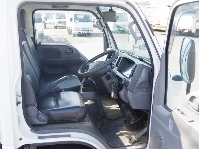 いすゞ エルフ TPG-NJR85AN(2WD)の写真27