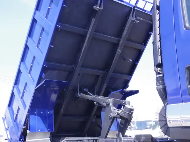 いすゞ フォワード TKG-FRR90S2(2WD)の写真10