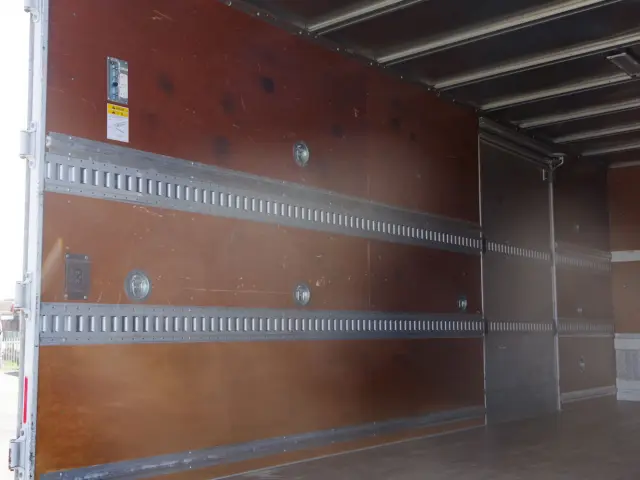 三菱 ファイター 2KG-FK61F(2WD)の写真15