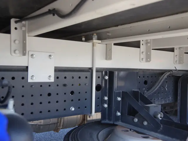 いすゞ フォワード 2RG-FRR90T4(2WD)の写真6