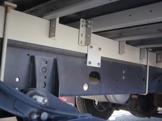 いすゞ フォワード 2RG-FRR90T4(2WD)の写真8