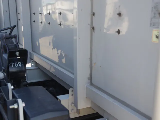 いすゞ フォワード 2RG-FRR90T4(2WD)の写真27