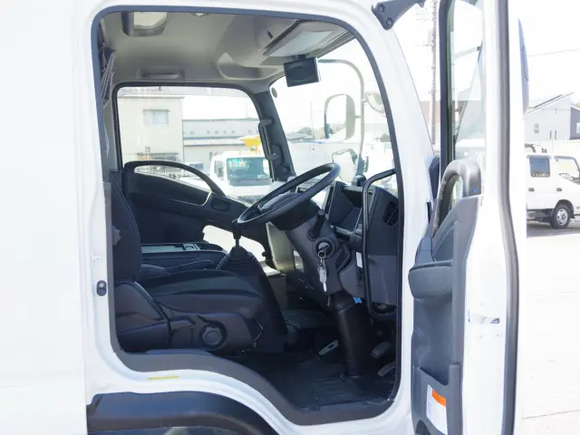 いすゞ フォワード 2RG-FRR90T4(2WD)の写真37