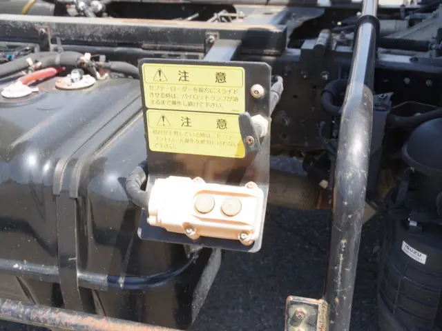 いすゞ エルフ TKG-NPR85YN(2WD)の写真16