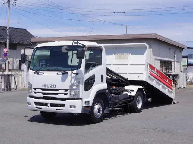 いすゞ フォワード TKG-FRR90S2(2WD)の写真1