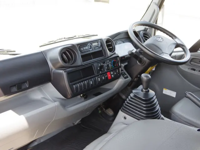 日野 デュトロ TKG-XZU675M(4WD)の写真22