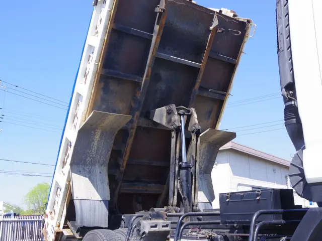 いすゞ フォワード TKG-FRR90S1(2WD)の写真11