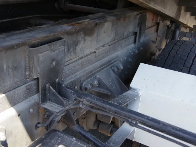 UD コンドル BDG-PK37D(2WD)の写真6