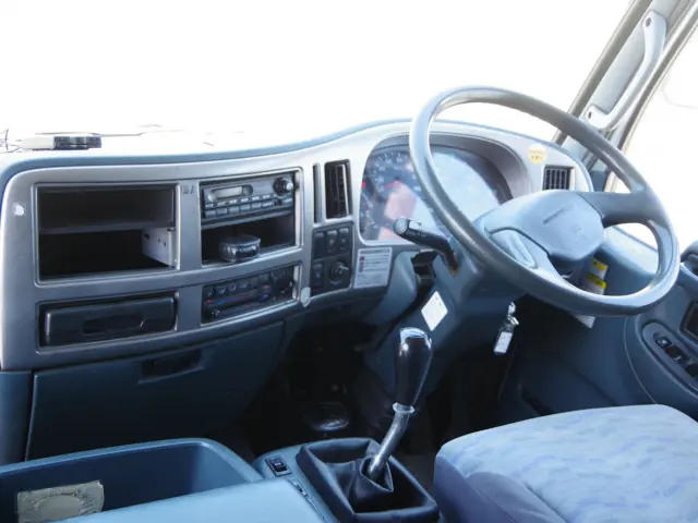 UD コンドル BDG-PK37D(2WD)の写真32