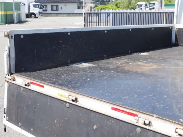 三菱 キャンター TPG-FDA50(4WD)の写真12