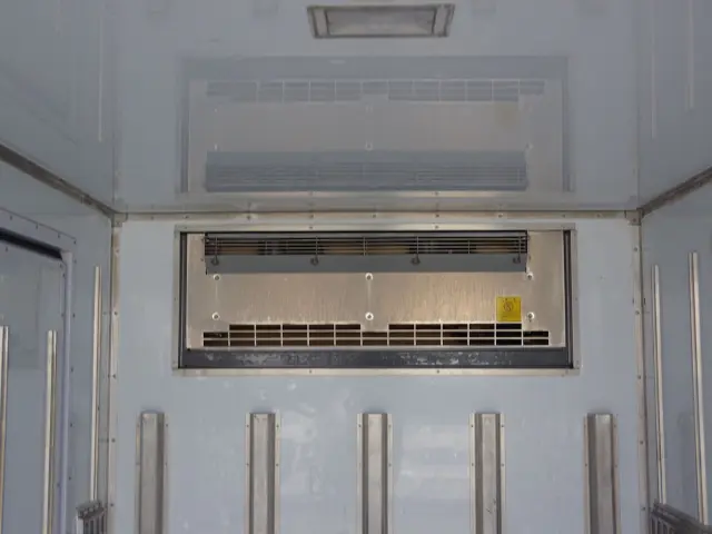 三菱 キャンター TPG-FBA50(2WD)の写真12