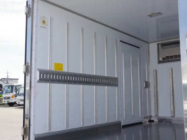 三菱 キャンター TPG-FBA50(2WD)の写真14