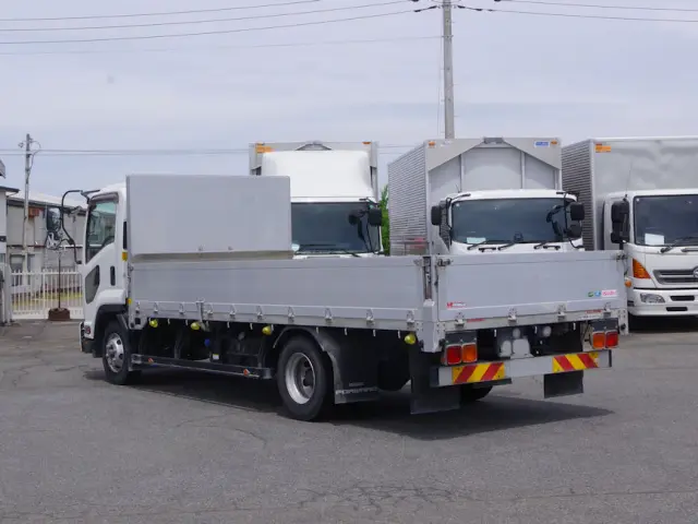 いすゞ フォワード 2RG-FRR90S2(2WD)の写真3