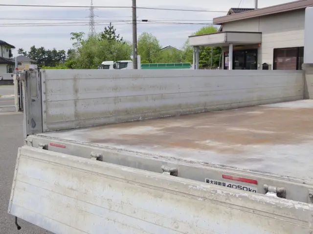 いすゞ フォワード 2RG-FRR90S2(2WD)の写真13