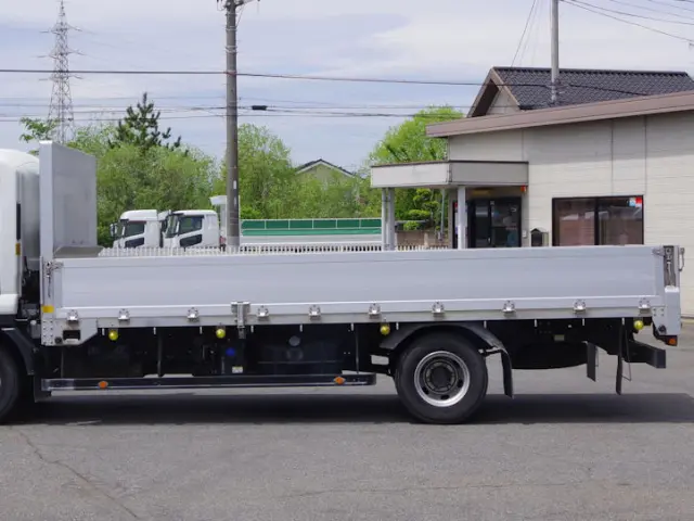 いすゞ フォワード 2RG-FRR90S2(2WD)の写真18