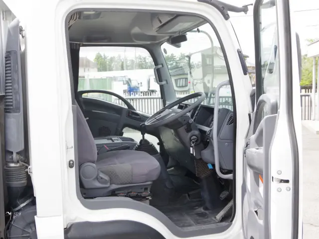 いすゞ フォワード 2RG-FRR90S2(2WD)の写真25