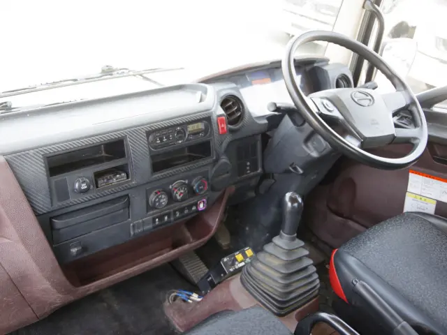 日野 レンジャー 2KG-FC2ABA(2WD)の写真28