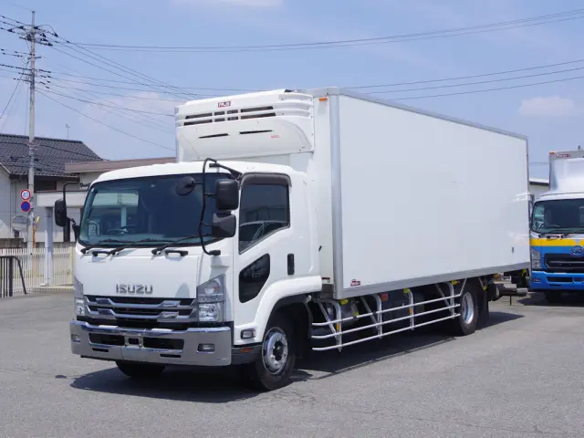 いすゞ フォワード 2PG-FTR90V2(2WD)の写真1