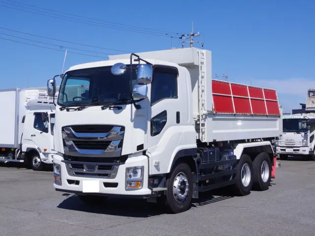 いすゞ ギガ 2PG-CXZ77CT(2WD)の写真1
