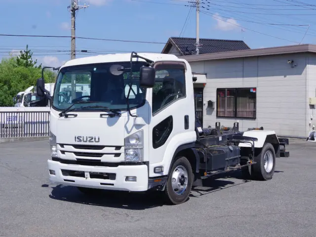 いすゞ フォワード TKG-FRR90S2(2WD)の写真1