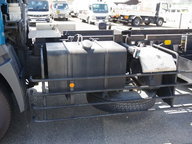 日野 プロフィア QKG-FS1EPBA(6x4)の写真15