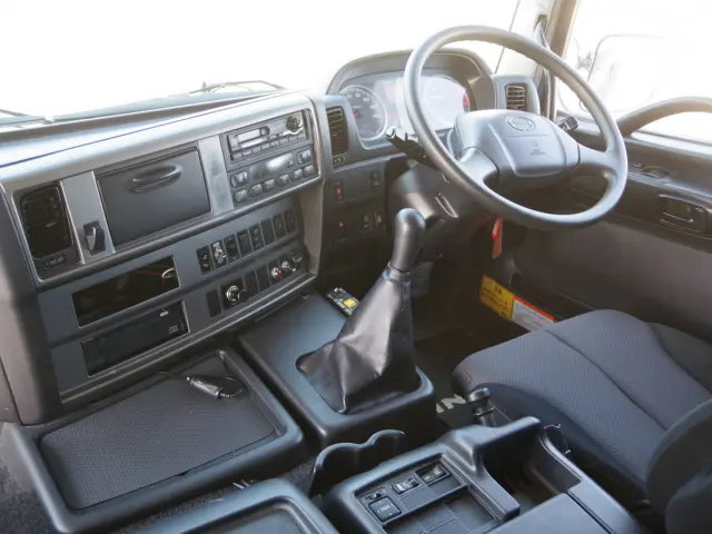 日野 プロフィア QKG-FS1EPBA(6x4)の写真31