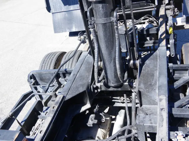 いすゞ フォワード 2RG-FTR90U2(2WD)の写真8