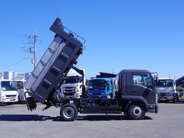 いすゞ フォワード 2RG-FTR90U2(2WD)の写真9