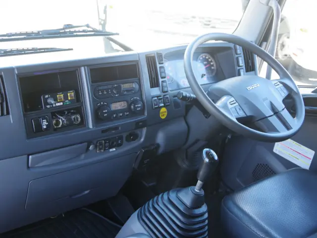 いすゞ フォワード 2RG-FTR90U2(2WD)の写真27