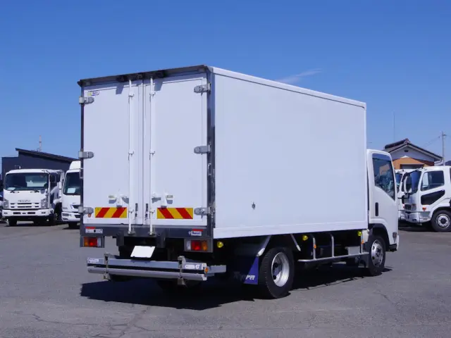 いすゞ エルフ 2RG-NPR88YN(2WD)の写真4