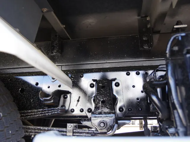 いすゞ エルフ 2RG-NPR88YN(2WD)の写真8