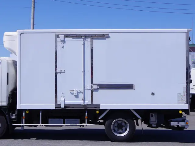 いすゞ エルフ 2RG-NPR88YN(2WD)の写真22