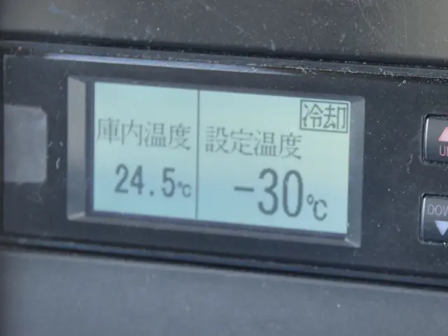 いすゞ エルフ 2RG-NPR88YN(2WD)の写真34