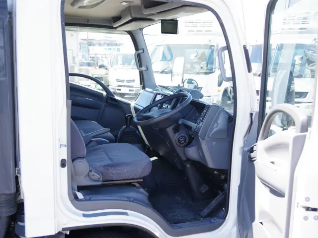 いすゞ エルフ 2RG-NPR88YN(2WD)の写真35
