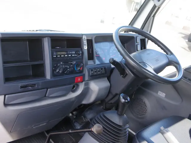 いすゞ エルフ TKG-NKR85N(2WD)の写真24