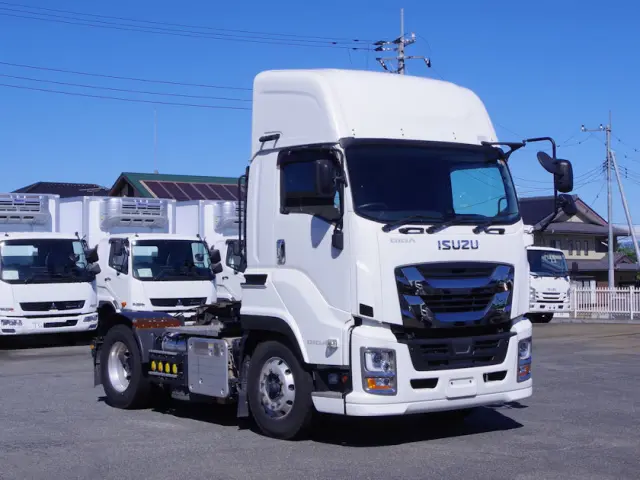 いすゞ ギガ 2KG-EXD52CD(2WD)の写真2