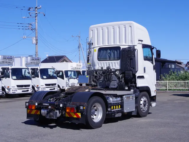 いすゞ ギガ 2KG-EXD52CD(2WD)の写真4